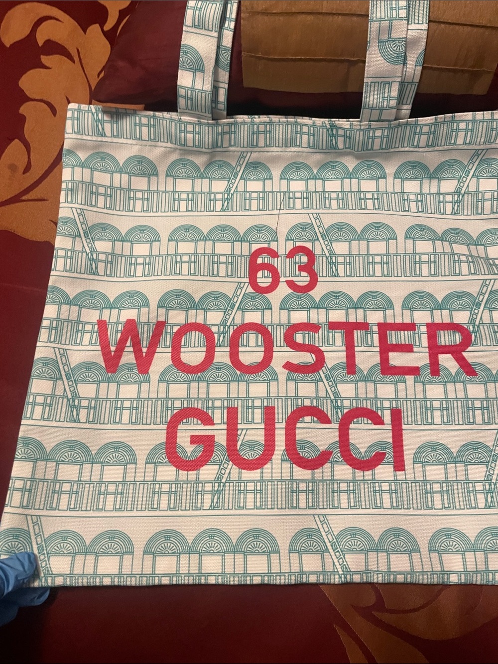 Gucci White Canvas Tote with Teal Architectural Print and Pink Logo